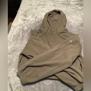 Alo stadium half zip hoodie olive